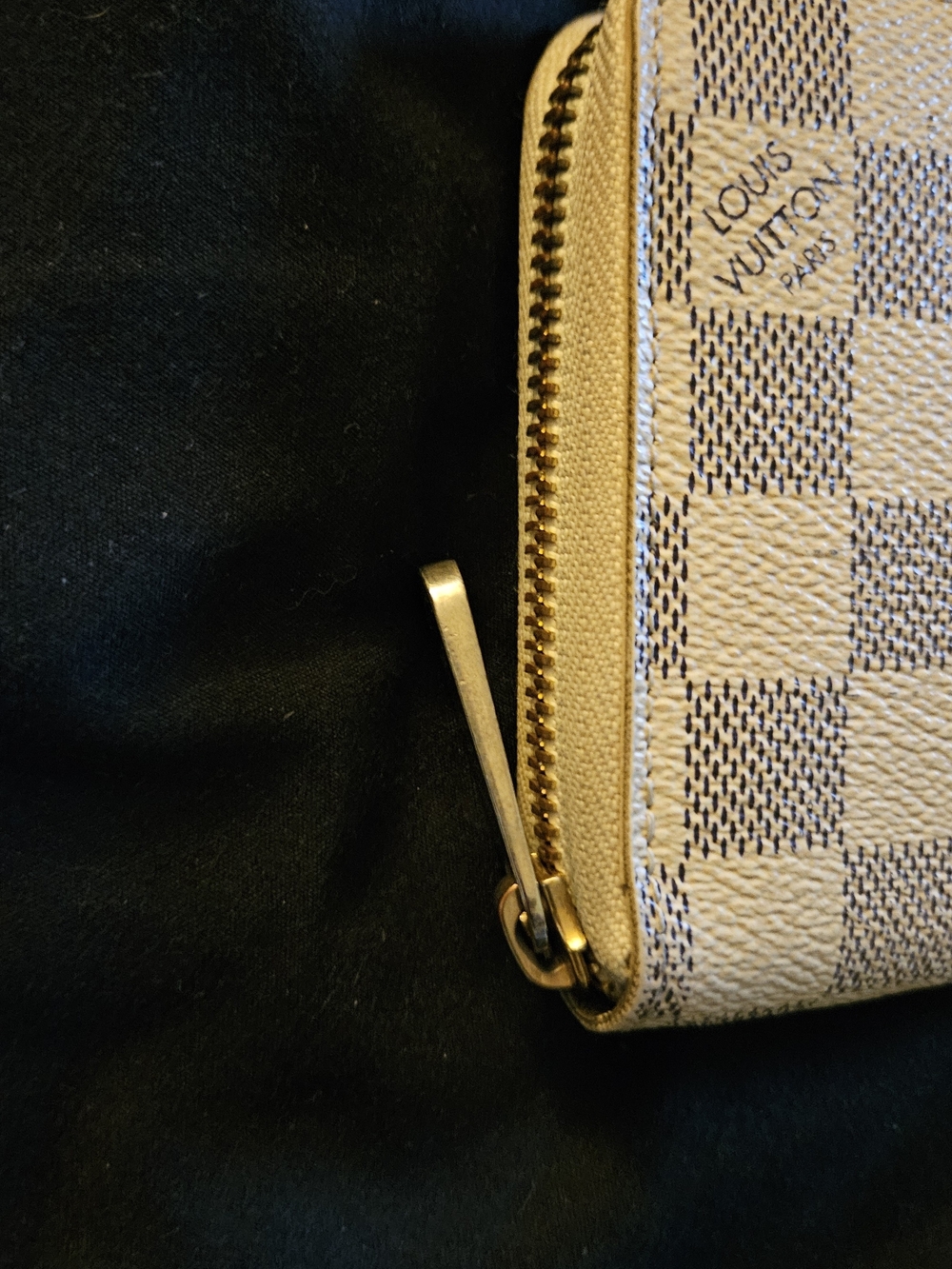 Louis Vuitton Damier Azur Zip Wallet - Cream - Picture 2 of 8